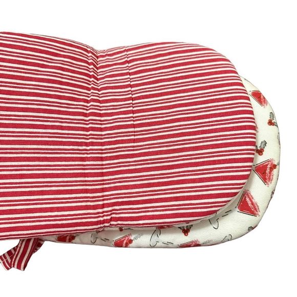 Merry Everything Oven Mitts Set of 2 Holiday Cocktails - Picture 4 of 7